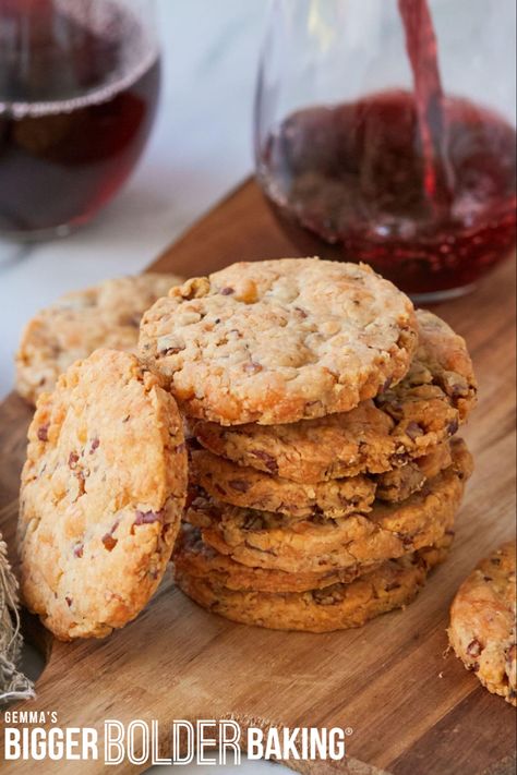 Savory Shortbread, Gingerbread Shortbread, Savory Biscuits, Pecan Recipe, Pecan Shortbread Cookies, Shortbread Cookies Recipe, Pecan Shortbread, Savoury Biscuits, Cheese Straws