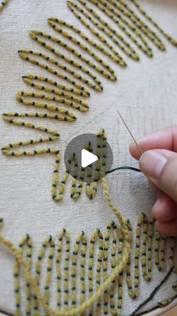 Couching Embroidery Tutorials, Embroidery Over Knitting, Embroidery With Wool Yarn, Couching Stitch Embroidery Designs, Embroidery Patterns Clothes, Embroidery Techniques Stitches, Wool Embroidery Patterns, Line Stitch Embroidery, How To Hand Embroidery On Clothes