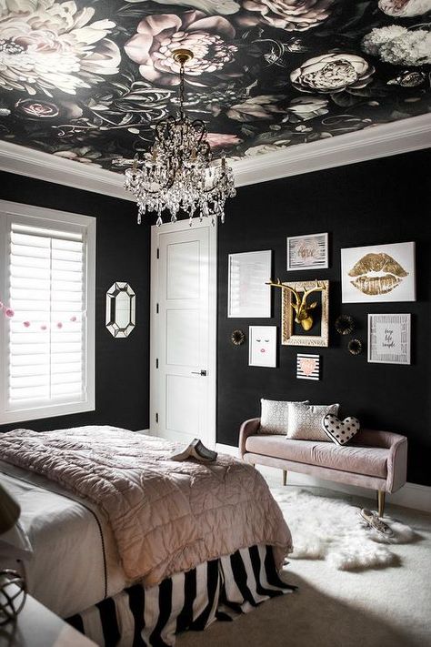 Design Ložnic, Black Rooms, Bedroom Sets Queen, Queen Bedroom, Bedroom Black, The Ceiling, Wallpaper Bedroom, Teen Bedroom, White Bedroom