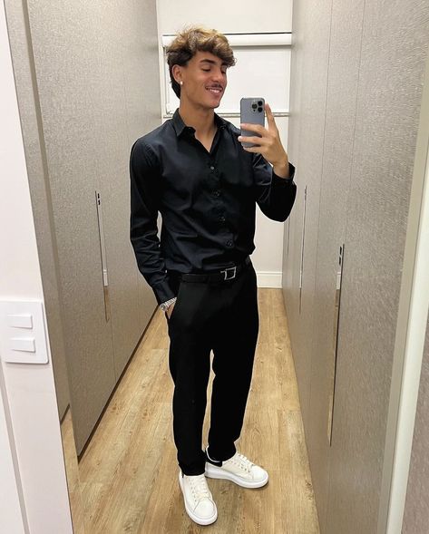 Men Quinceanera Outfit, Black Homecoming Outfits For Guys, Homecoming Outfits Men’s, Men’s Hoco Fits, Men’s Graduation Look, Prom Outfit Ideas Men, Hoco Fits Men, 8th Grade Formal Boys, Debut Outfit For Men