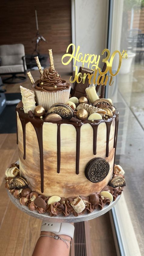 baked.by.yasmin on Instagram: 👏🏼 The Classic Chocolate Drip Cake 👏🏼 Absolutely cannot beat a chocolate sponge with chocolate buttercream filling, stacked with a tonne… Vanilla And Chocolate Cake Decorating, Stacked Birthday Cakes, Chocolate Sweet 16 Cake, Chocolate 30th Birthday Cake, Chocolate Bar Cake Ideas, Chocolate Caramel Birthday Cake, Chocolate Lovers Birthday Cake, 18th Birthday Chocolate Cake, Birthday Cakes For 17th Birthday