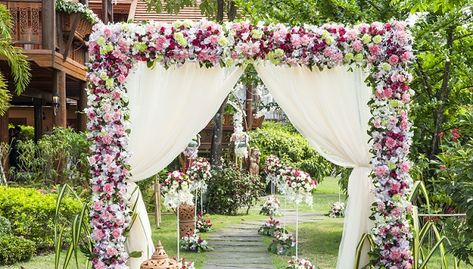 Small Private Wedding, Wedding Details Unique, Wedding Walkway, Wedding Gate, Wedding Chuppah, Entry Gate, Wedding Entrance Decor, Wedding Arch Flowers, Arch Flowers