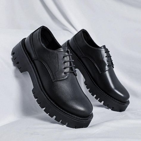 Men Italian Style, Chunky Shoes Men, Chunky Sole Shoes, Ghost Fashion, Streets Of Seoul, Men Business Casual, Falling Petals, Mens Platform Shoes, Leather Wedding