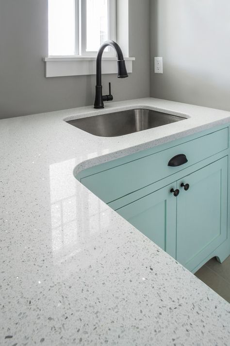 Sparkle Quartz Countertop, White Quartz Countertop Kitchen, Sparkle Countertops, Popular Kitchen Countertops, Quartz Kitchen Countertops White, Sparkling White Quartz, White Quartz Countertops, Kitchen Slab, Quartz Kitchen Countertops