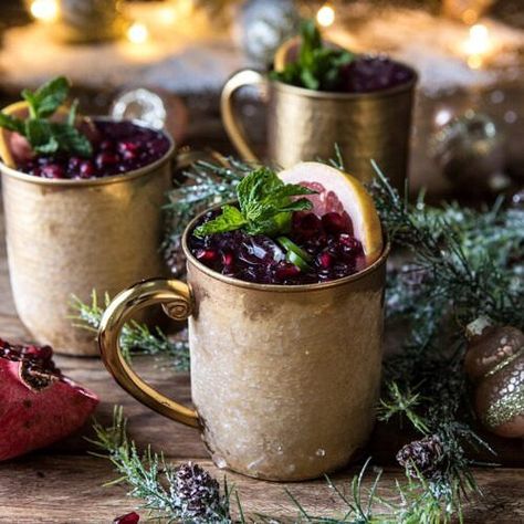 Spicy Pomegranate Moscow Mule Pitcher - Half Baked Harvest Pomegranate Moscow Mule, Cocktails Christmas, Pomegranate Cocktails, Christmas Cocktails Easy, Vodka Mixes, Moscow Mule Recipe, Mule Recipe, Thanksgiving Drinks, Thanksgiving Cocktails