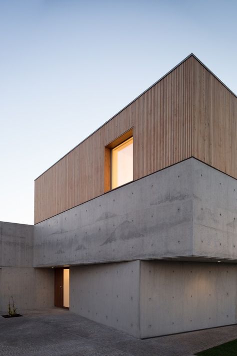 Concrete Houses, Concrete Architecture, Concrete Walls, Minimal Architecture, Wood Architecture, Concrete Building, Concrete House, Architecture Design Concept, Concrete Wood