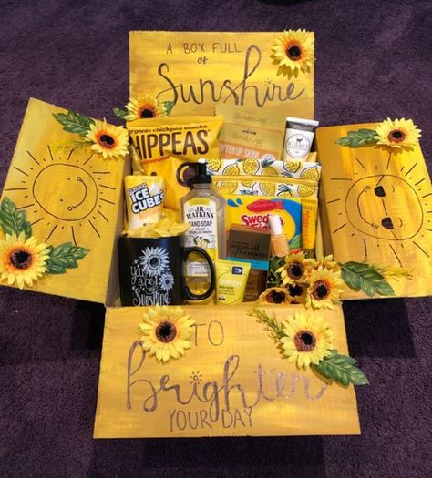 30+ DIY Sunshine Care Package Ideas to Bring Good Vibes | HubPages Yellow Box Gift Ideas, Sunshine In A Box Ideas, Basket Full Of Sunshine Gift Ideas, Cute Gift Packaging Ideas Friends, Bag Of Sunshine Gift Ideas, Rainbow Care Package, Basket Full Of Sunshine, Banquet Basket Ideas, Box Full Of Sunshine Ideas