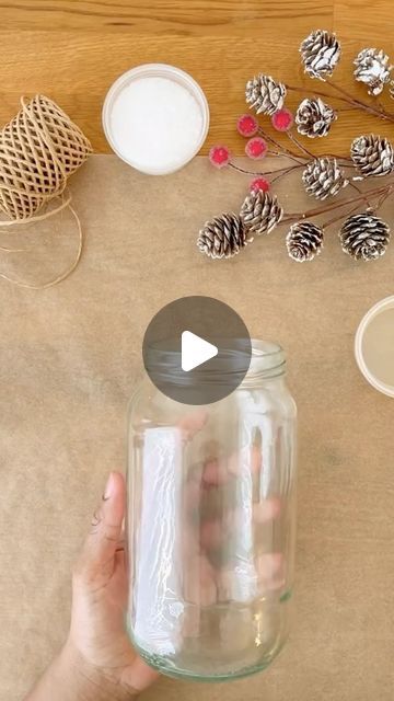 Wine Glass Christmas Centerpieces, Christmas Mason Jars Diy Decorations, Christmas Tealight Holders Diy, Christmas Glass Jars Decorations, Christmas Glass Decorations, Glass Jar Christmas Crafts, Christmas Diy Table Centerpieces, Mason Jars Christmas Ideas, Christmas Jar Crafts