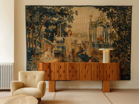 Antique Wall Tapestries Are Back. Here’s Where to Buy. - The New York Times Giancarlo Valle, Inspiration Interior Design, Gothic Castle, Beige Carpet, New York Apartment, City Apartment, Reference Images, Modern Room, Home Interior