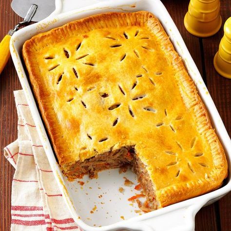 Finland Food, Nordic Recipe, Finnish Recipes, Meat Pie Recipe, Meat And Vegetables, Norwegian Food, Scandinavian Food, Swedish Recipes, Meat Pie