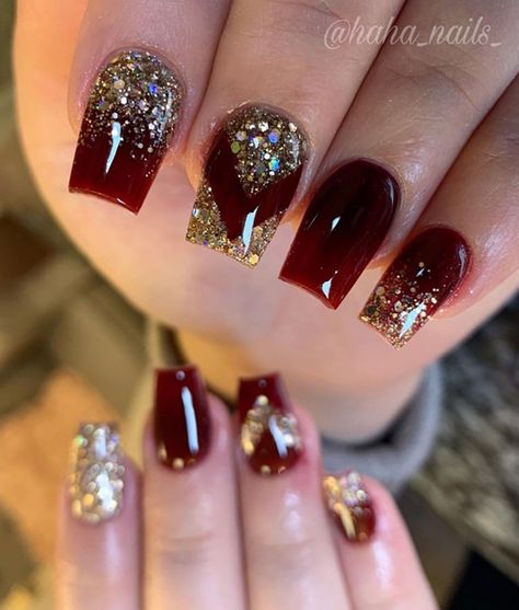 Maroon Nails Wedding, Mehroon Nail Art Design, Nail Art Simple Elegant Classy Maroon, Nail Art Wedding Elegant Red, Maroon Glitter Nails, Burgundy Nail Ideas Acrylic, Nails Color Vino, Simple Hoco Nails, Fall Maroon Nails