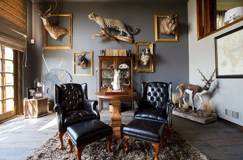 Man Cave Decor: Elegant Interiors of Contemporary Gentlemen Hunting Room Ideas Man Caves, Classy Man Cave, Room Ideas Men, Modern Man Cave, Bourbon Room, Taxidermy Decor, Grey Matter, Hunting Room, Trophy Rooms