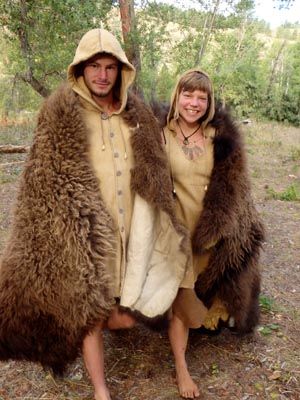 Buckskin and Bison fur #barefoot Buckskin Clothing, Primitive Clothing, Mountain Man Clothing, Buckskin Dress, Pioneer Clothing, Meat Dress, Aged Clothing, Horseback Riding Outfits, Mountain Men