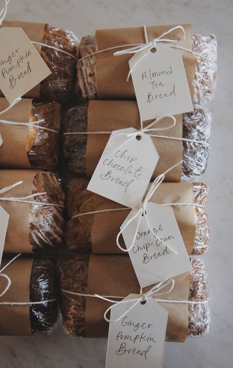 Bread Gifts, Bake Sale Packaging, Home Bakery Business, Bread Packaging, Baked Good, Bread Homemade, Baking Packaging, Homemade Goodies, Christmas Food Gifts