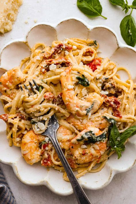 Marry Me Shrimp Pasta - The Recipe Critic Marry Me Shrimp Pasta Recipe, Marry Me Shrimp Recipe, Chicken And Pierogies Recipes, Grilled Shrimp Pasta Recipes, Marry Me Shrimp Pasta, Sheimp Pasta, Pasta With Shrimp Recipes, Pasta And Shrimp Recipes, Grilled Shrimp Pasta