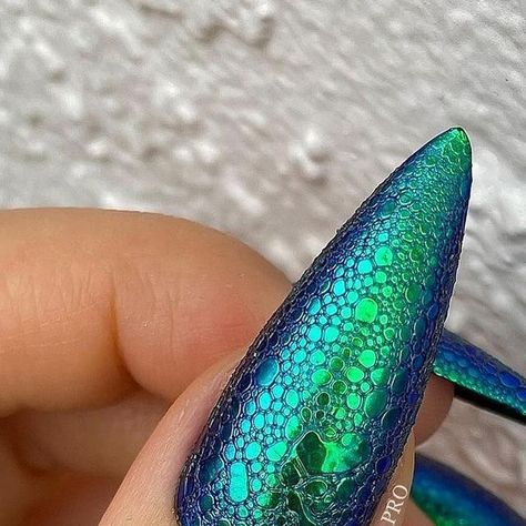 Green Bubble Nails, Chrome Bubble Nails, Bubble Art Nails, Bubble Nails Designs, Blue Nails Easy, Bubble Nails Trend, Nails To Do At Home, Bubbles Nails, Dragonfly Nails