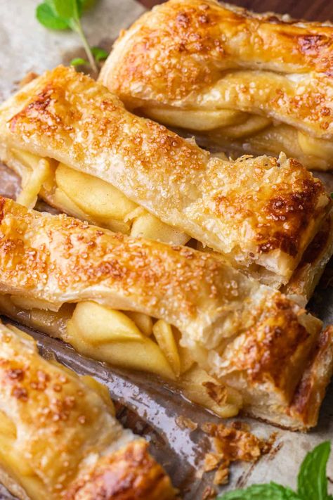 Apple Carmel Puff Pastry, Apple Pie With Puff Pastry, Apple Recipes With Puff Pastry, Homemade Apple Pie Recipe, Puff Pastry Pie, Pie With Puff Pastry, Vegan Caramel Apple, Puff Pastry Recipes Dessert, Pastries Recipes Dessert