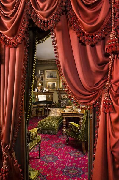 Victorian Curtains, Victorian Parlor, Glamour Decor, Victorian Home Decor, Victorian Interior, Victorian Interiors, Stylish Curtains, Red Curtains, Victorian Decor