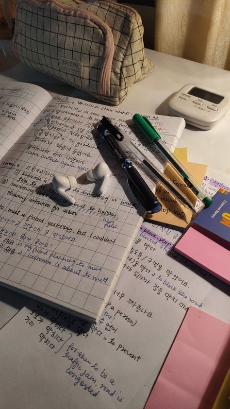 Korean study dump , study snap A Girl Studying Aesthetic, Korean Study Table Aesthetic, Pov Studying, Korean Girl Studying, Studying Korean Aesthetic, Korean Aesthetic School, Study Aesthetic Korean, Studies Snap, Aesthetic Study Snap