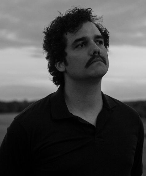 A B&W photo of Pablo Escobar's background consists of a single field. Pablo Escobar Poster, Mr Olympia Winners, Latino Aesthetic, Don Pablo Escobar, Pablo Emilio Escobar, Male Sweaters, Bob Marley Art, Boxing Posters, Blur Photography