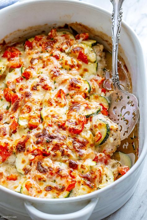 Chicken Zucchini Bake, Zucchini Bake, Mediterranean Recipes Healthy, Mediterranean Diet Recipes Dinners, Easy Mediterranean Diet Recipes, Chicken Zucchini, Mediterranean Chicken, Cook Chicken, Ingredients List