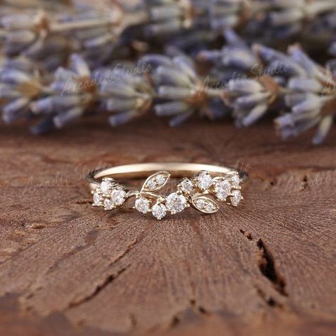 Hey, I found this really awesome Etsy listing at https://www.etsy.com/au/listing/951268527/vintage-leaf-moissanite-engagement-ring Leaf Wedding Rings, Wedding Ring Art, Wedding Rings Art, Engagement Ring Yellow Gold, Engagement Ring Yellow, Cute Engagement Rings, Art Deco Floral, Future Engagement Rings, Moissanite Wedding Ring