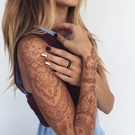 @hannahbearrrrr Henna Arm Tattoo, Henna Sleeve, Henne Tattoo, Henna Body Art, Tattoo Henna, Muster Tattoos, Tattoo Prices, Japanese Tattoos, Henna Tattoos