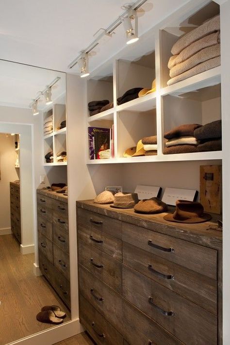 bf1fc01fc7d3d12a3694caabf6fb2a79 Rustic Closet, A Walk In Closet, Contemporary Closet, Wash Room, Walking Closet, Walk In Closet Design, Men Closet, Bedroom Cabinets, Closet Remodel