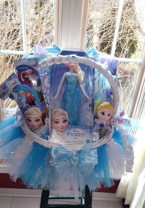 Elsa Frozen Theme Tutu Gift Basket Made By Norma Unique Gift Baskets. Frozen Gift Basket, Princess Gift Basket, Frozen Easter Basket, Disney Gift Basket, Toddler Girl Easter Basket, Birthday Baskets, Piglet Disney, Wine Gift Basket, Homemade Easter Baskets