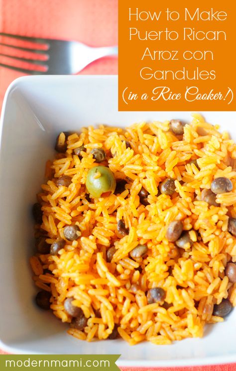 Arroz con Gandules Recipe (Puerto Rican Rice with Pigeon Peas) - Learn how to cook this traditional yellow rice recipe from Puerto Rico in a rice cooker! Arroz Con Gandules Rice Cooker, Arroz Con Gandules Recipe, Rice With Pigeon Peas, Puerto Rican Rice, Yellow Rice Recipes, Sofrito Recipe, Puerto Rico Food, Boricua Recipes, Pigeon Peas