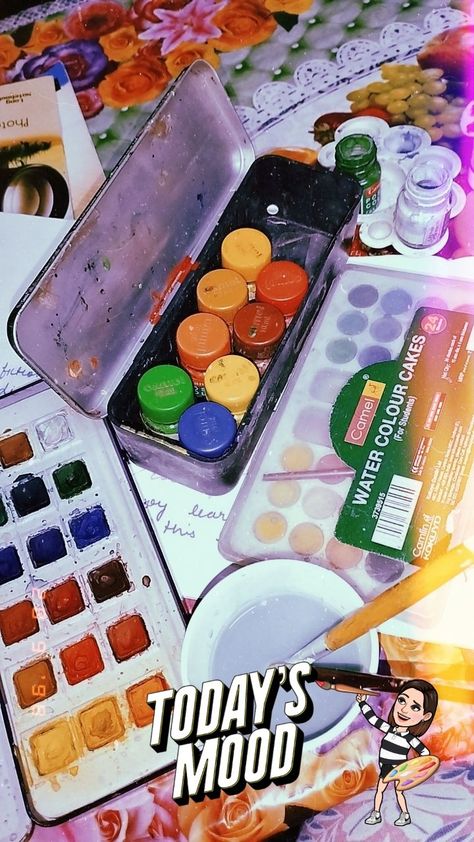 Snapchat story idea for painting mood 🎨🖌️ Sketch Snapchat Story, Art Snapchat Story, Painting Snapchat Story, Work Snapchat Story, Idea For Painting, Artists Aesthetic, Bottle Fairy Lights, Snapchat Art, Painting Mood