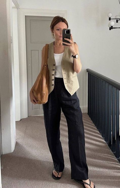 Blue Pants Summer Outfit, Queer Smart Casual, First Job Outfits, Black Waistcoat Outfit Women, Waistcoat Outfit Women, Vest Styling, Waistcoat Outfit, Vest Outfits For Women, Waistcoat Woman