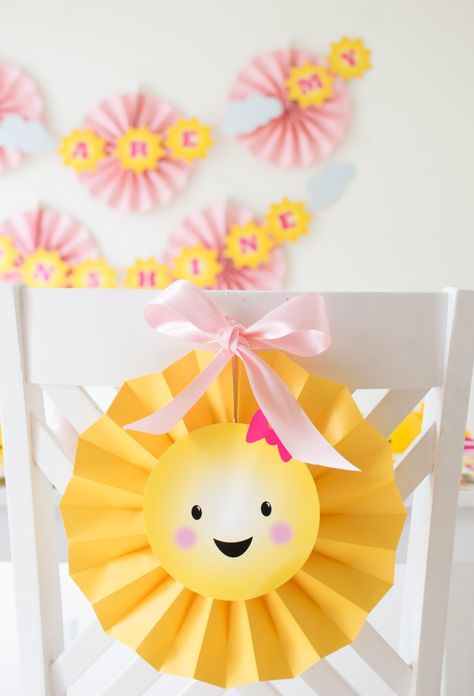 Host an adorable You are my Sunshine Party Sunshine Birthday Theme, Summer Crafts For Toddlers, Sunshine First Birthday, Sunshine Birthday Parties, Sunshine Baby Shower, Sunshine Party, Products I Love, Summer Party Themes, Sunshine Baby Showers