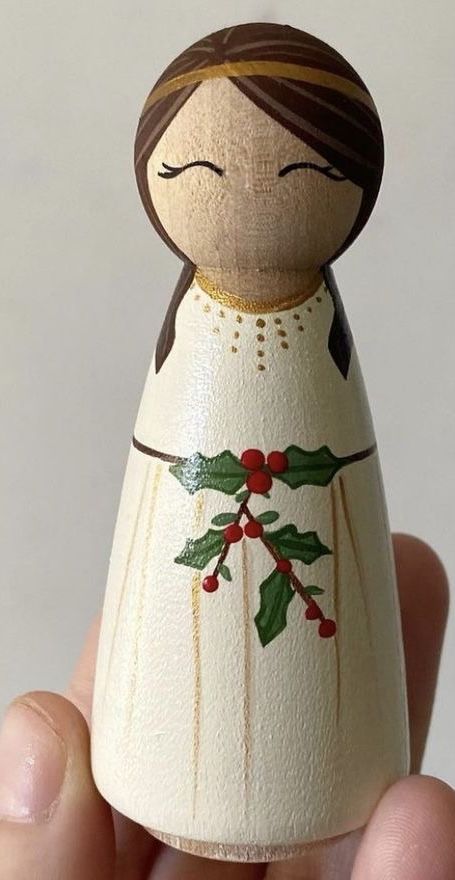 Peg Doll Ornaments Diy, Peg Doll Ornaments, Santa Peg Doll, Christmas Peg Doll Ideas, Peg Doll Angels, Wooden Peg Doll Ideas, How To Paint Peg Dolls, Peg People Ideas, Peg Doll Ideas