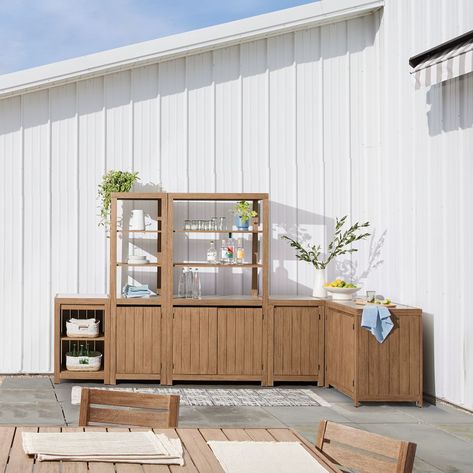 Portable outdoor bar