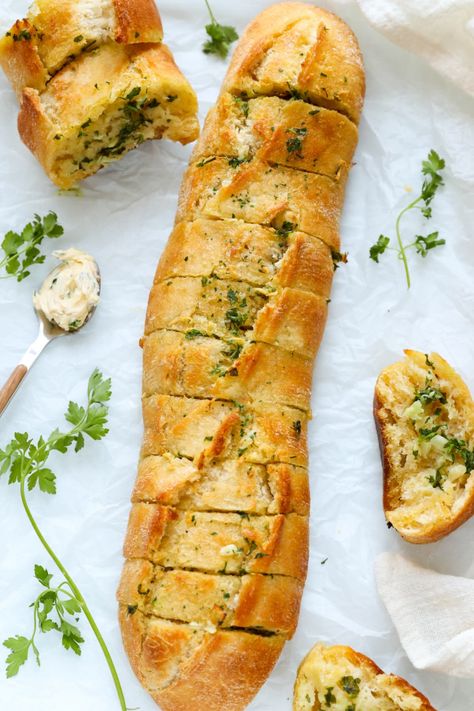 Easy Garlic Bread Baguette - My Morning Mocha Homemade Baguette, Baguette Bread Ideas, Garlic Bread French Bread, Leftover Baguette, French Baguette Recipe Ideas, Garlic Baguette Recipe, Baguette Recipe Appetizers, Baguette Garlic Bread, Garlic Baguette