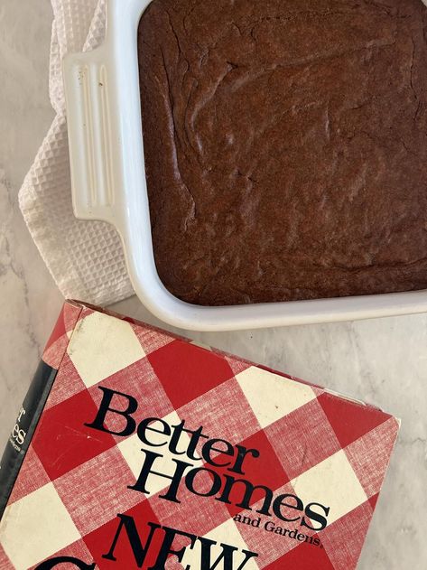 Vintage Brownie Recipe Vintage Brownie Recipe, Betty Crocker Brownies Recipe, Old Fashion Brownies Recipe, Old Fashioned Brownies, Betty Crocker Brownies, Betty Crocker Cook Book, Classic Brownies Recipe, Homemade Brownie Mix, Fudge Brownie Recipe