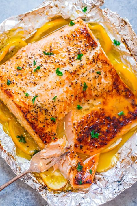 Lemon Garlic Butter Salmon (Sheet Pan Recipe) - Averie Cooks Friendsgiving Food Ideas, Lemon Butter Salmon, Seafood Dinner Recipes, Friendsgiving Food, Garlic Butter Salmon, Recipes Seafood, Butter Salmon, Oven Roasted Chicken, Easy Clean Eating