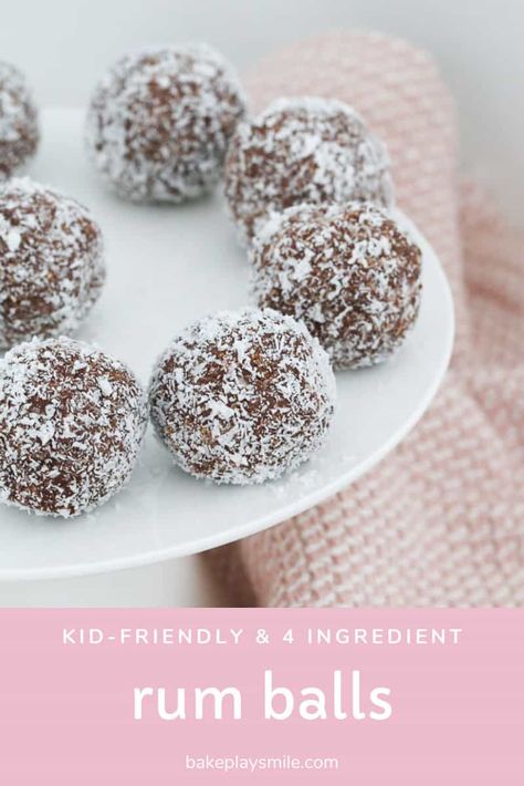 Super easy and kid-friendly rum balls made from crushed biscuits, sweetened condensed milk, cocoa and coconut and ready in just 5 minutes. Rumballs Recipe, Lunch Box Treats, Chocolate Coconut Balls, Chocolate Balls Recipe, Rum Cake Recipe, Xmas Desserts, Coconut Balls, Rum Balls, Australian Food