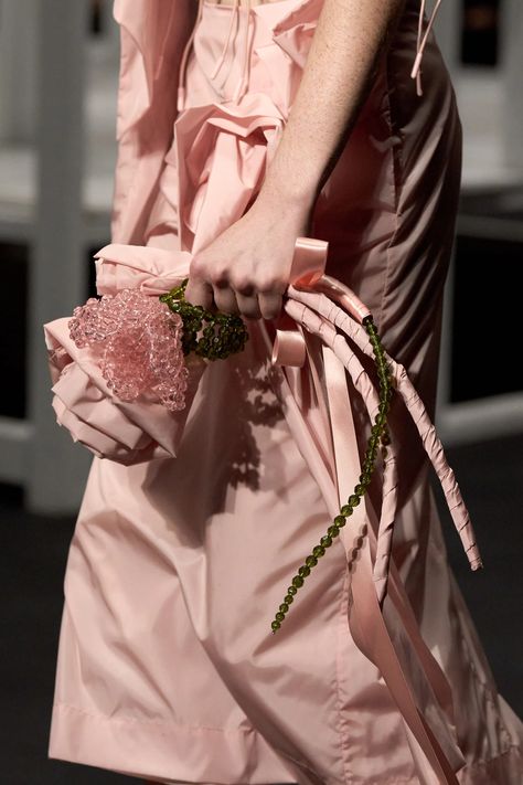 Pink Pie, Runway Details, Tickled Pink, Bride Bouquets, Vogue Runway, Pink Outfits, Spring 2024, Bridesmaid Bouquet, Messy Hairstyles