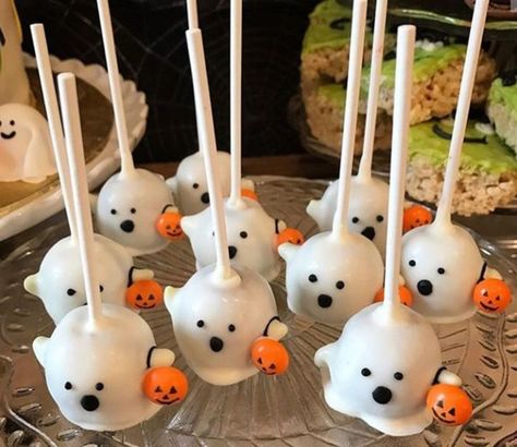 Snack Ideas For Halloween Party, Halloween Sweet Treats Parties Food, Baking Recipes Desserts Halloween, Cute Spooky Desserts, Cute Fall Desserts Halloween Party, Baking Ideas For Halloween, Aesthetic Halloween Baking, Halloween Aesthetic Foods, Halloween Aesthetic Snacks