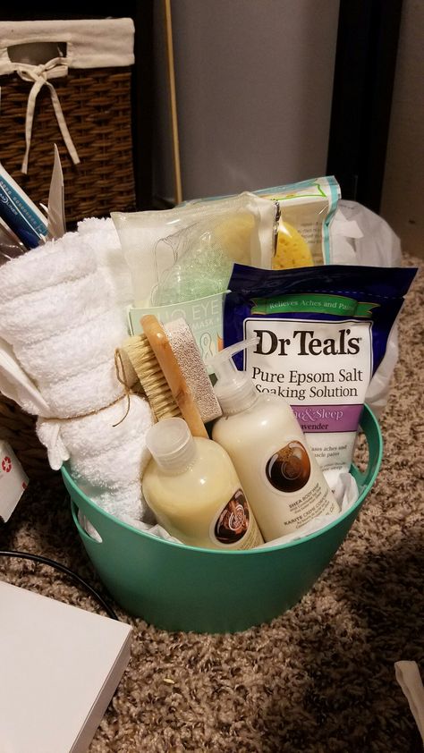 Spa Relaxation Gift Basket. Silent auction fundraiser for work (2016) Basket Couple, Diy Gift Basket Ideas, Relaxation Gift Basket, Auction Gift Basket Ideas, Diy Gift Basket, Fundraiser Baskets, Silent Auction Baskets, Auction Basket, Spa Relaxation