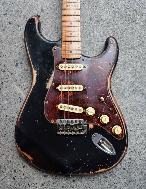 Fender Relic, Relic Guitar, Electric Guitar And Amp, Guitar Rig, Fender Vintage, Stratocaster Guitar, Guitar Collection, Blues Guitar, Guitar Building