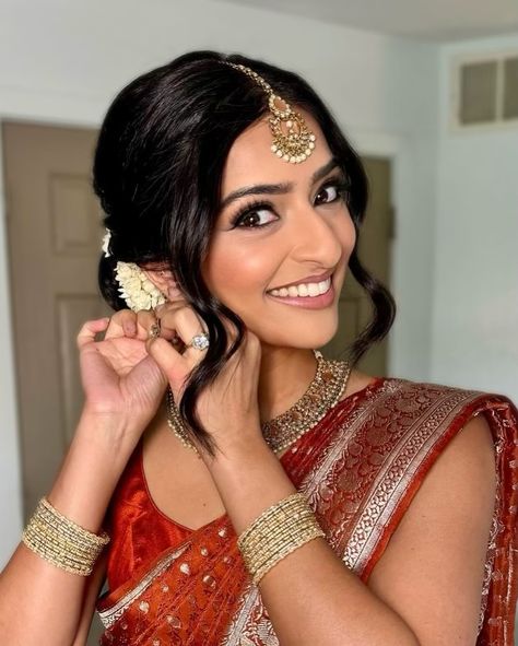 VERO SOLIMAN | NJ Bridal Makeup Artist | Beautiful Soft Glam by VSB Artist RS 💖 Make sure to follow for bridal makeup Inspo ✨ NJ Bridal Makeup | Soft Glam | Wedding Makeup | Instagram Hindu Bride Makeup, Soft Glam Indian Makeup, Soft Glam Indian, Desi Makeup Looks Natural, Soft Makeup Look For Wedding, Desi Bride Makeup, Bridal Makeup Soft Glam, South Asian Wedding Makeup, Desi Makeup