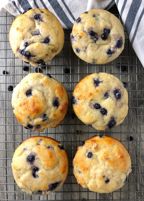 BLUEBERRY PROTEIN MUFFINS - Nutritionist Mom Muffins Aesthetic, Protein Powder Muffins, Protein Breakfast Muffins, Muffins Protein, Croissants Breakfast, Vanilla Protein Shake, High Protein Muffins, Blueberry Protein Muffins, Protein Pancake Mix