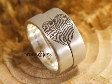 Fingerprint Wedding Bands, Fingerprint Wedding, خواتم خطوبة, Cute Promise Rings, Couple Ring Design, Engagement Rings Couple, Cute Engagement Rings, Fingerprint Jewelry, Gold Ring Designs