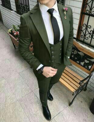 dark green four piece suit Prom Suit Outfits, Suits Groom, Terno Slim, Suits Formal, Green Tuxedo, Slim Fit Suit Men, Dinner Suit, Suits Wedding, Formal Fashion