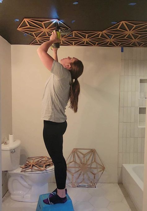 Unique Ceiling Ideas, Modern Vintage Bathroom, Wallpaper Ceiling, Diy Ceiling, Bathroom Ceiling, Diy Bathroom Remodel, Wood Detail, Diy Remodel, Painted Ceiling