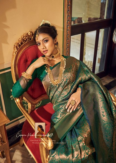 Latest Silk Sarees, Sari Design, Handloom Weaving, Indian Designer Sarees, Online Saree, Green Saree, Party Kleidung, Work Sarees, Soft Silk Sarees