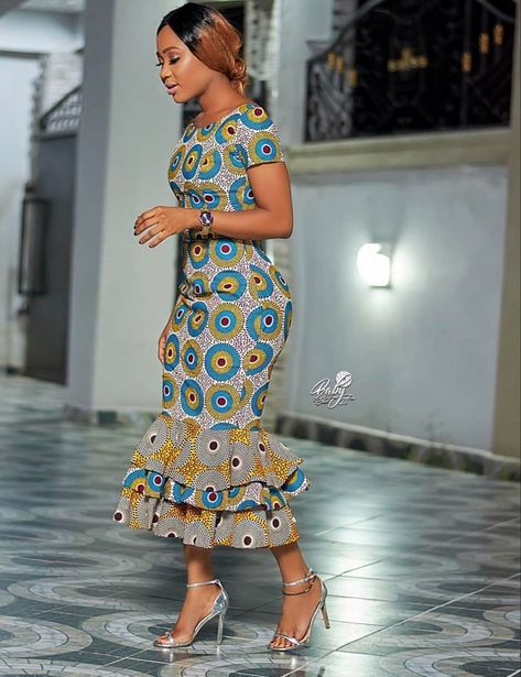 African Dresses Modern Ankara Styles, Sishweshwe Designs Dresses, Fancy Gown, Maxi Design, Traditional African Clothing, African Fabric Dress, Gown Blue, Style Africain, Dresses African